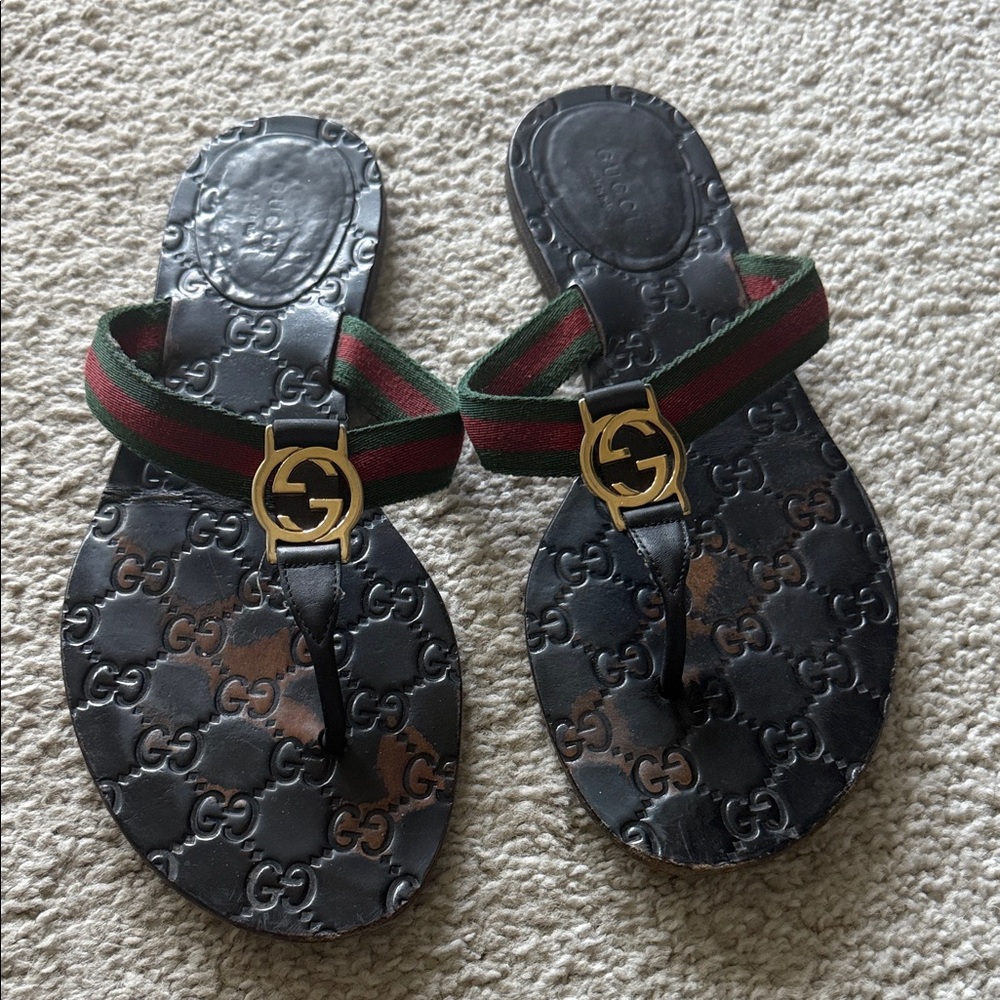Gucci Black and Green Sandals